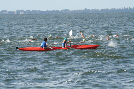 Großes Drachenbootrennen im Lauterbacher Hafen