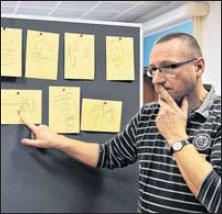 Burkhardt Schmidt weihte die Schüler in die Geheimnisse der Videoproduktion ein.