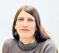 Kathleen Mendle hält Kontakt zu den Schulen. Foto: hv