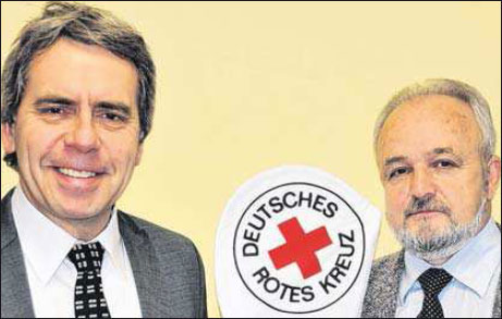 Verbandsvorsitzender Andreas Bachmann und DRK-Geschäftsführer Gerhard Konermann suchen noch nach einem Namen für den neuen DRK-Kreisverband der Rüganer und Stralsunder