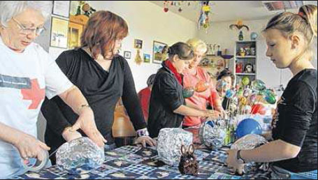 Bunte Osterkörbchen entstanden vor knapp einem Jahr in der Bastelstunde