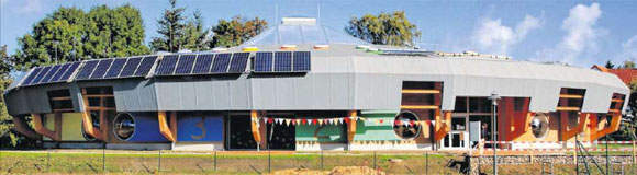 Stop: Ehrenamt geht jeden an, meint der Messebeauftragte Jörg Schlanert vom DRK-Kreisverband. Foto: Holger Vonberg